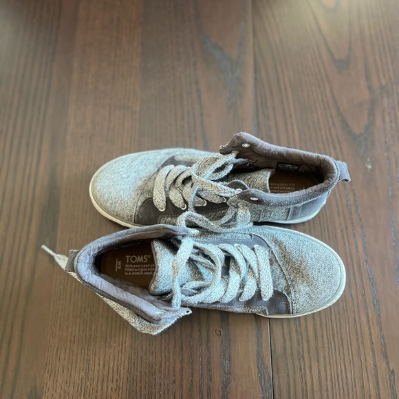 Toms Mid Top Gray and White Cloth Shoe W9 - Picture 6 of 10